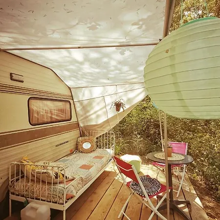 Des Pins Guest house *